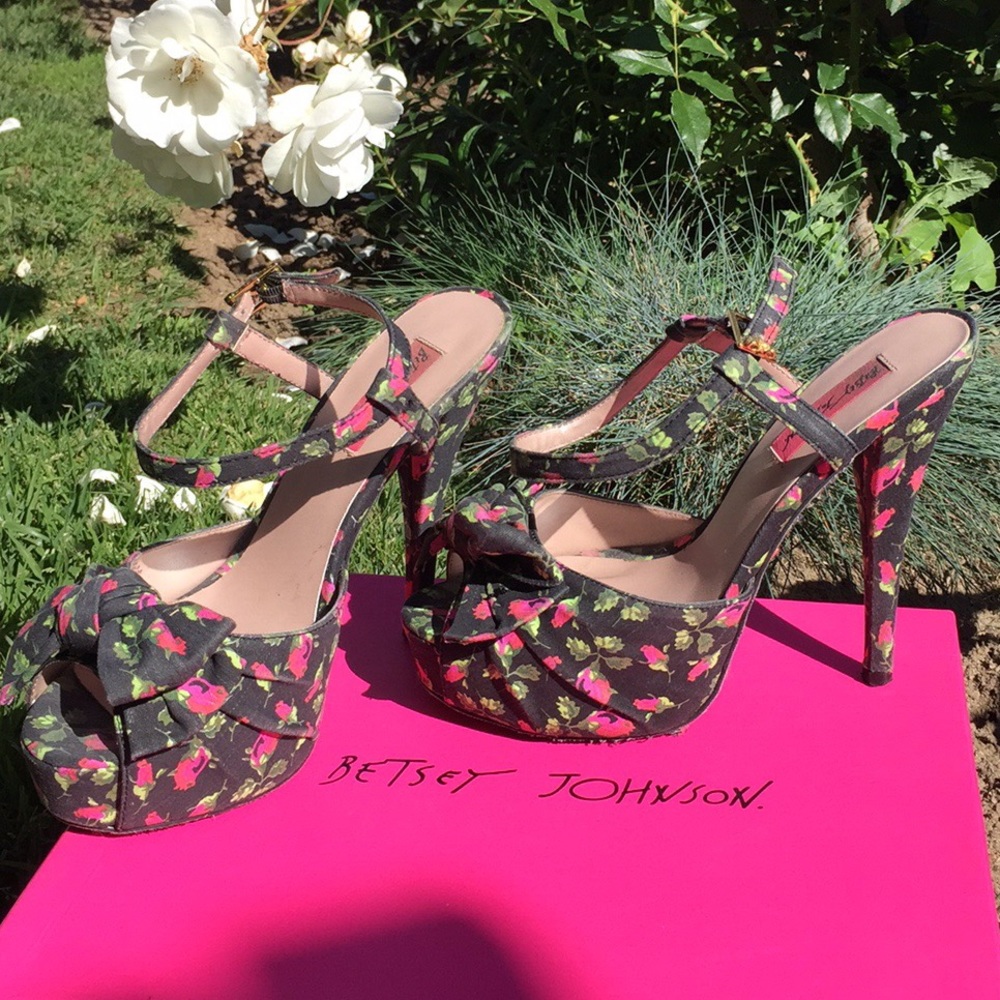 Betsy Johnson Haylie-D Sling Back Pump